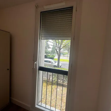 Single Bed Number 2 In A 2 Bed Near Paris * Argenteuil